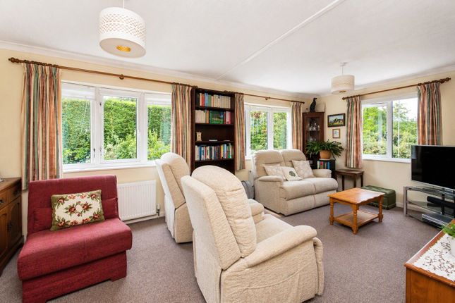 31, The Orchard, Honiton photo 4