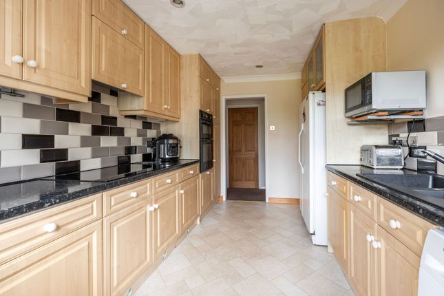 66 Waveney Drive, Norwich photo 4