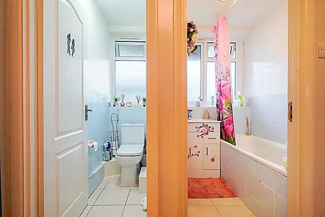 13 Meldone, Sheephouse Way, New Malden photo 4