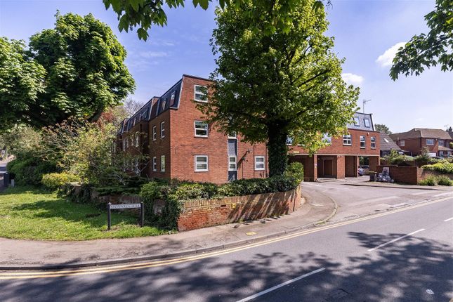 Flat for sale in Redgrove House, Stonards Hill, Epping