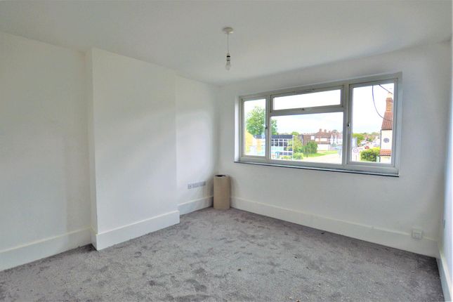Flat to rent in New Road, Croxley Green, Rickmansworth