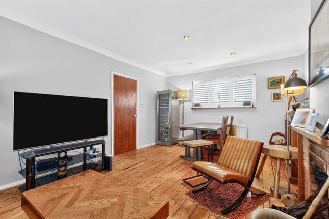 13, Garrard Way, ST. ALBANS photo 4