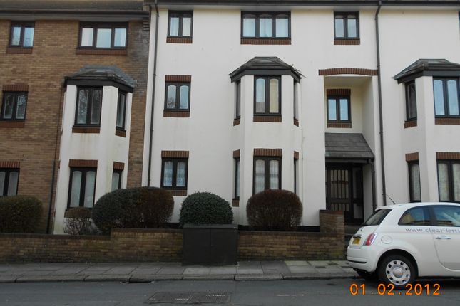 Thumbnail Flat to rent in Knighton Road, Plymouth
