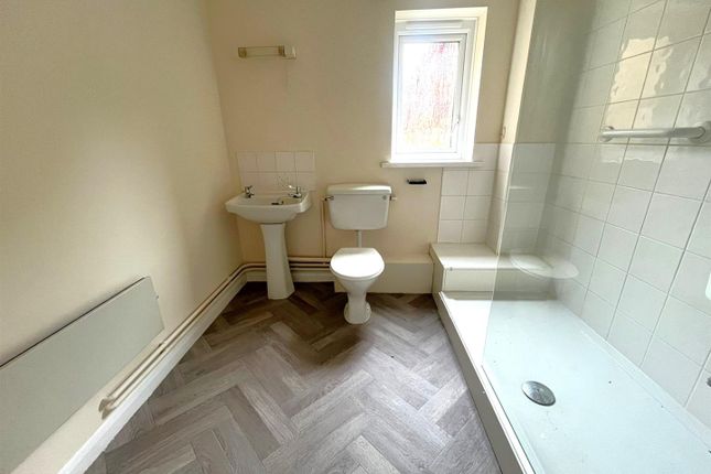 Flat 13, Eggars Court, St. Georges Road East, Aldershot photo 3