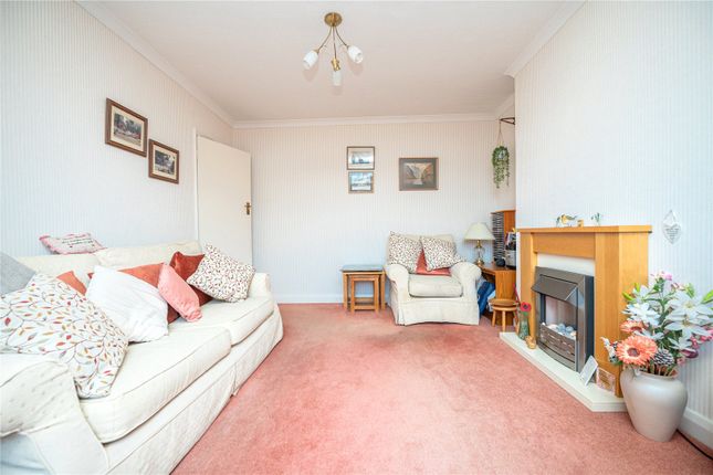 13, Beech Way, Twickenham photo 3
