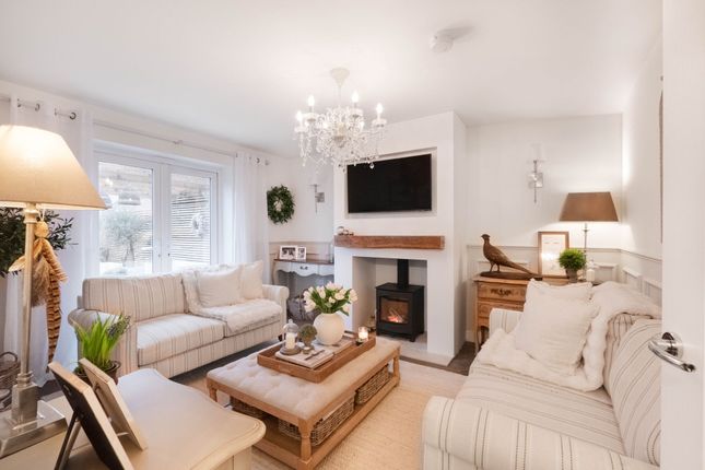 2-bed house on 20 Hazel Place, Stratford-Upon-Avon, £375,000