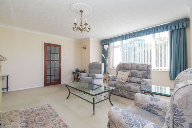 20, Queens Drive, Bedford photo 3