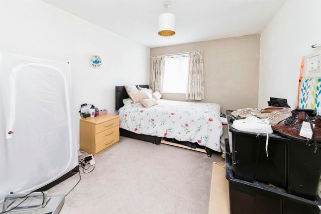 Maisonette for sale in Station Road, Lingfield