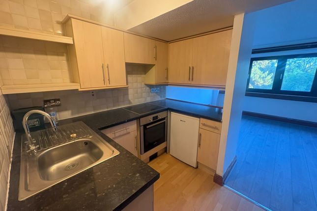 6, Netteswell Tower, HARLOW photo 3