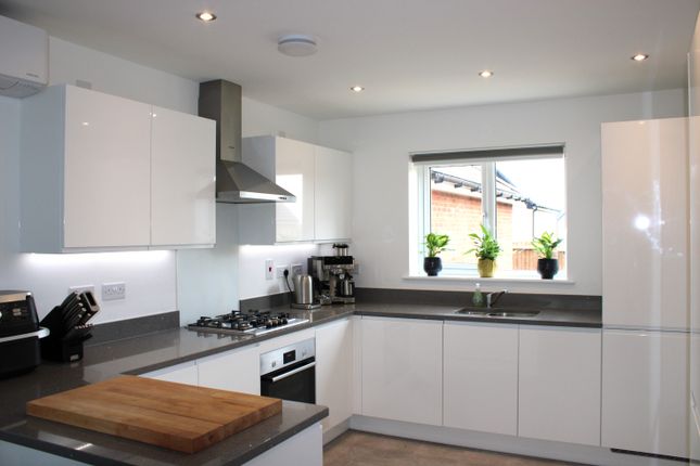 20, Martingale Street, Wellingborough photo 3