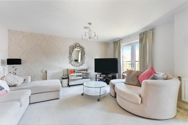 5, Glanville Way, Epsom photo 2