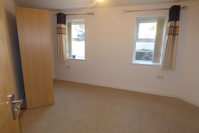 Flat to rent in Coombe Park Road, Teignmouth