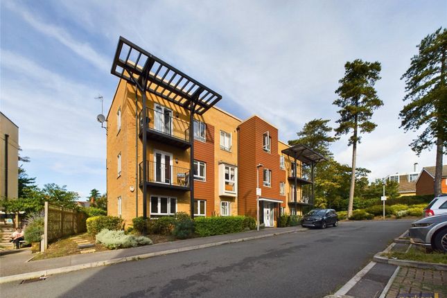 Thumbnail Flat to rent in Whitley Rise, Reading, Berkshire