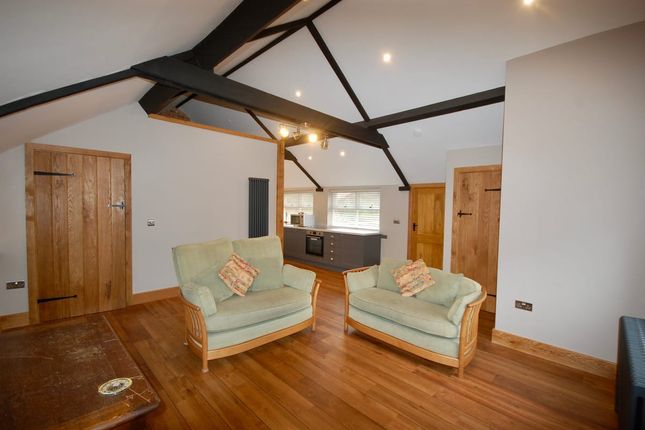 Flat, The Holloway, Kidderminster photo 5