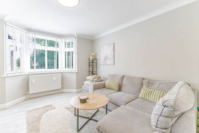 114 Denham Way, Rickmansworth photo 4