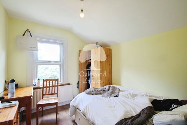4, Bridge Road, Uxbridge photo 5