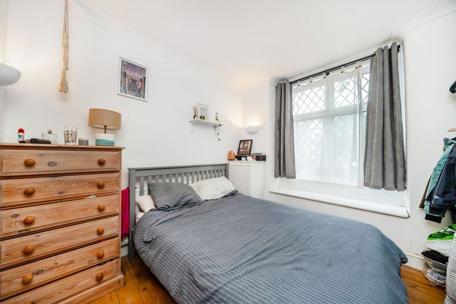 Campbell Road, Twickenham photo 4
