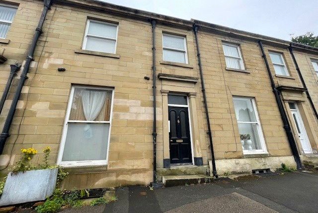 Thumbnail Room to rent in Wentworth Street, Huddersfield