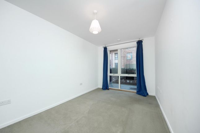 Maisonette for sale in Enfield Road, London