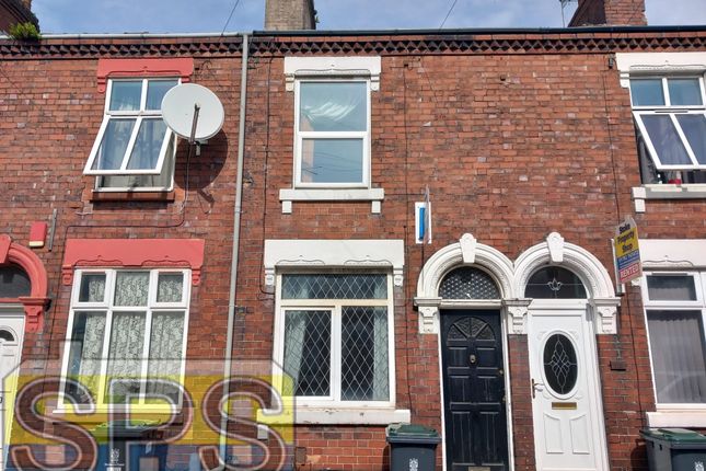 Terraced house to rent in Thornton Road, Shelton ST4