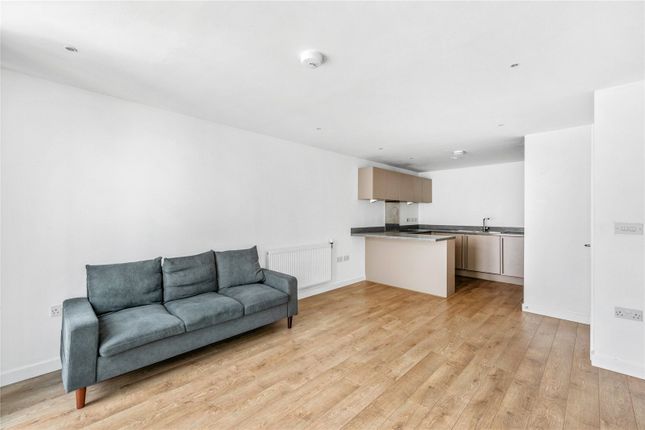 Kingfisher Heights, London photo 4