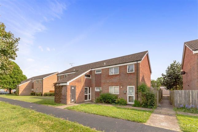 Thumbnail Flat to rent in Streetfield Road, Slinfold, Horsham, West Sussex
