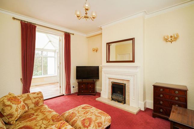 31 Storrs Road, Chesterfield photo 3
