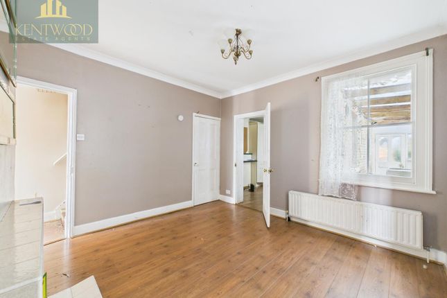 7, Elmhurst Road, Slough photo 4