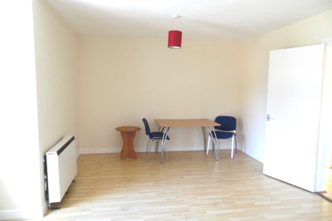 2 Bedroom Flats To Let In Le2 Primelocation