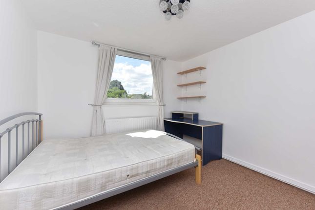 Flat to rent in Hardel Walk, Tulse Hill