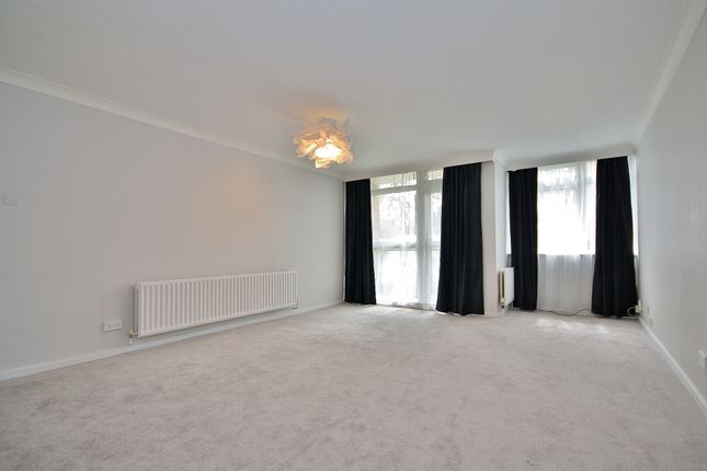 1 Laleham Court,, Chobham Road, Woking photo 3