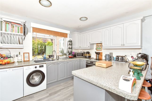 4-bed house on Gaston Way Lavant, Chichester, £425,000