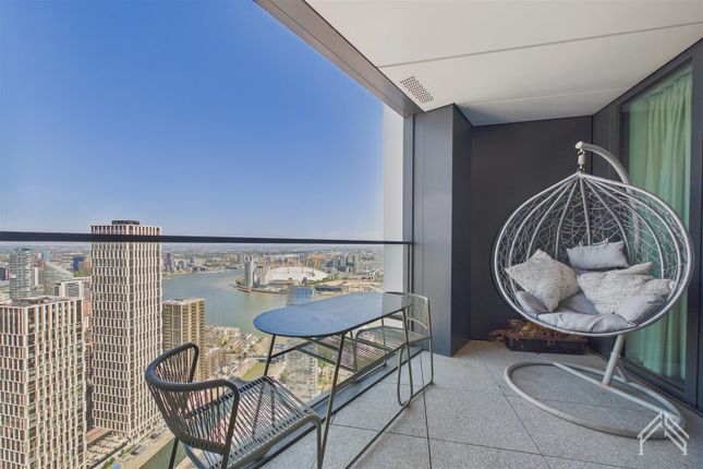 Amory Tower, Canary Wharf, London photo 2