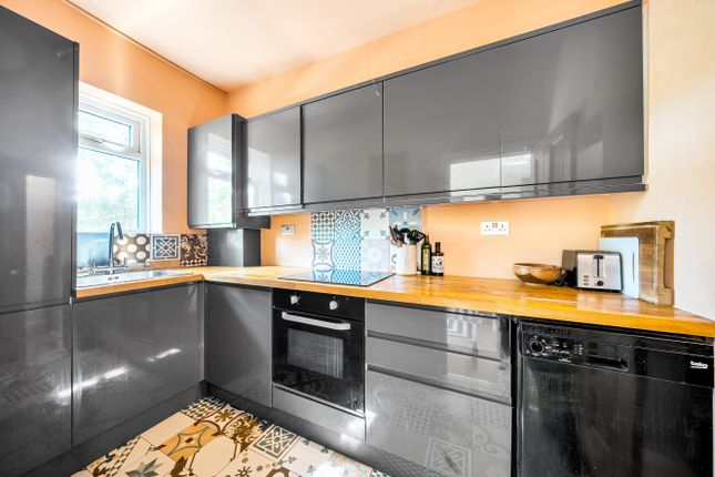 Flat 1, 70, Graham Avenue, Mitcham photo 4