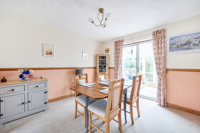 26, Winfield Road, Gloucestershire photo 4