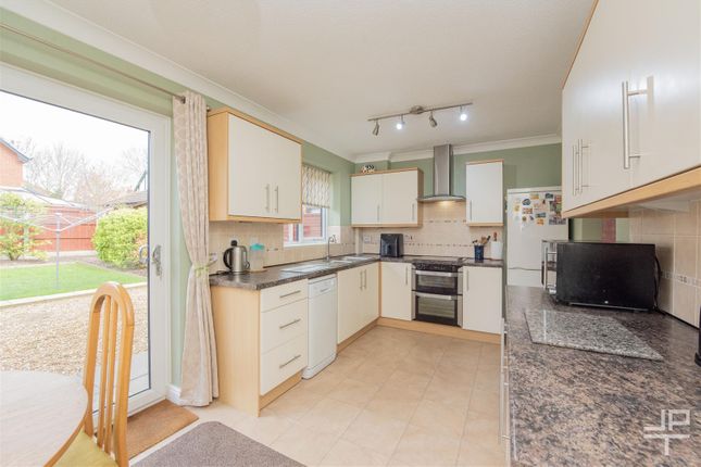 Broadwell Drive, Leigh photo 3