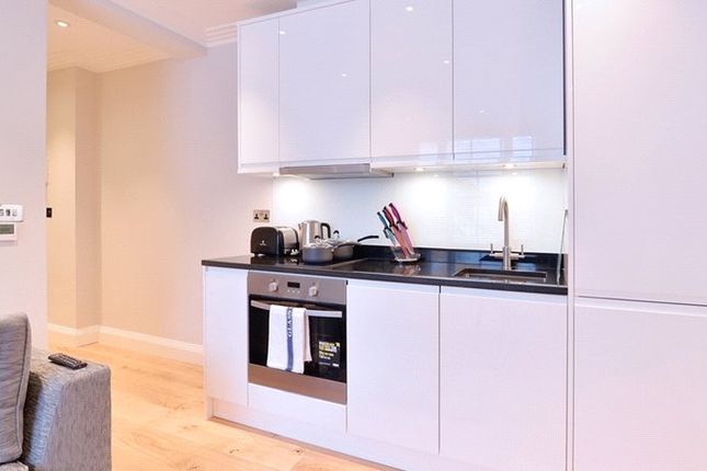 Flat to rent in 39 Hill Street, Mayfair, London