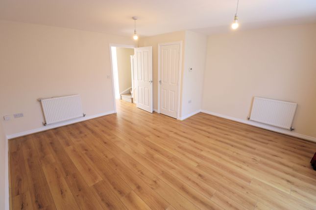 23, Rushmeadow Crescent, Downham Market photo 3