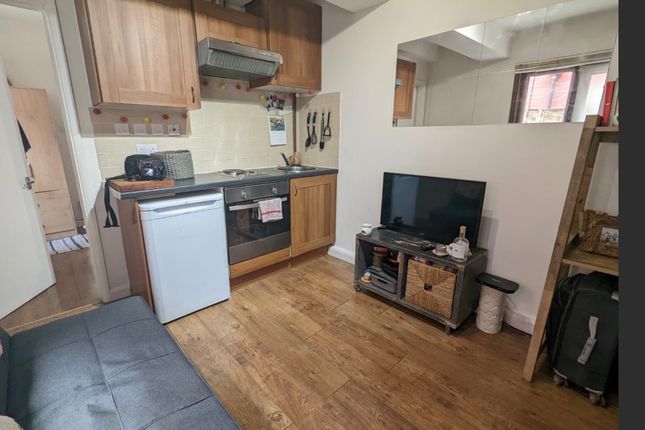 19, Stanhope Gardens, London photo 5