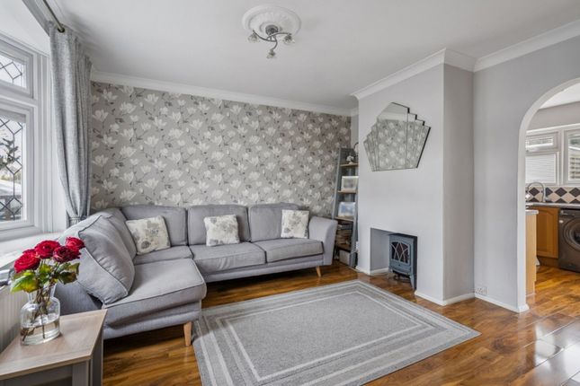 23 Ashridge Drive, Watford photo 3