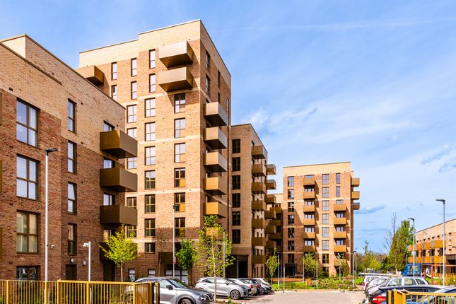 Flat for sale in Park Rise, Park Hill Close, Hornchurch