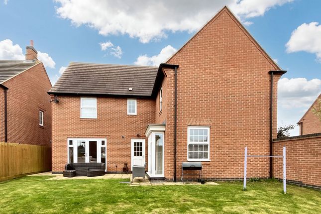 Thumbnail Detached house for sale in Springwell Lane, Whetstone