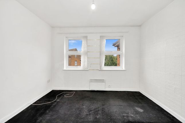 Flat 5, Lillistone Court 27-29 Craven Park, London photo 2
