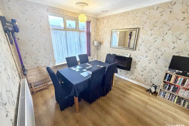 51, Clevedon Road, Luton photo 4