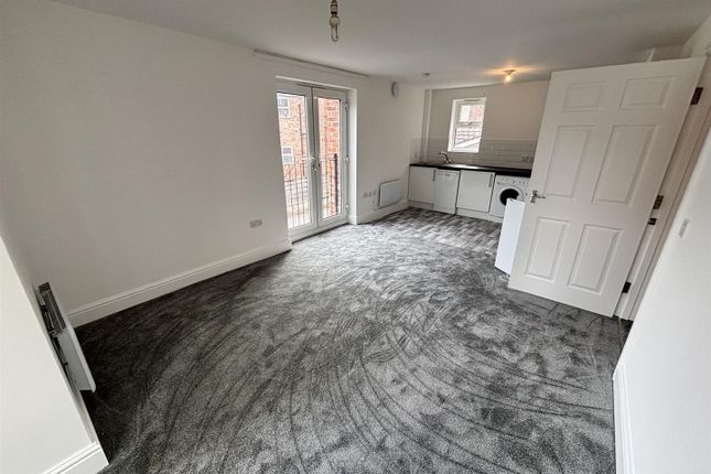 Flat 8, 4, Ladybarn Crescent, Fallowfield photo 2