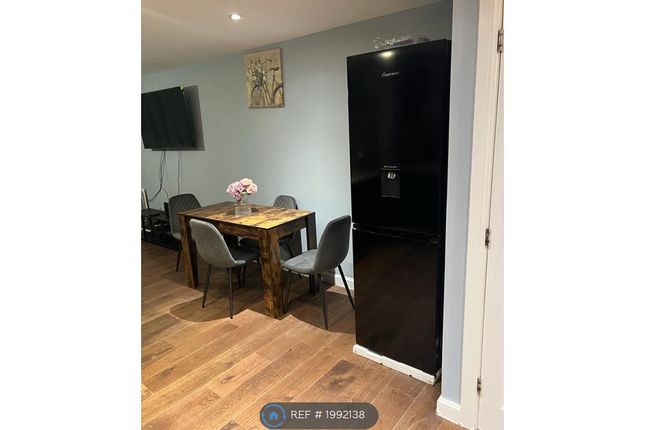 Room to rent in Eveas Drive, Sittingbourne