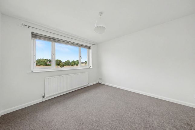 27, Alford Close, Chesterfield photo 3