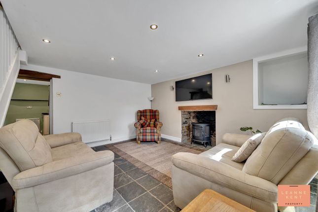 79 Commercial Road, Caerphilly photo 3
