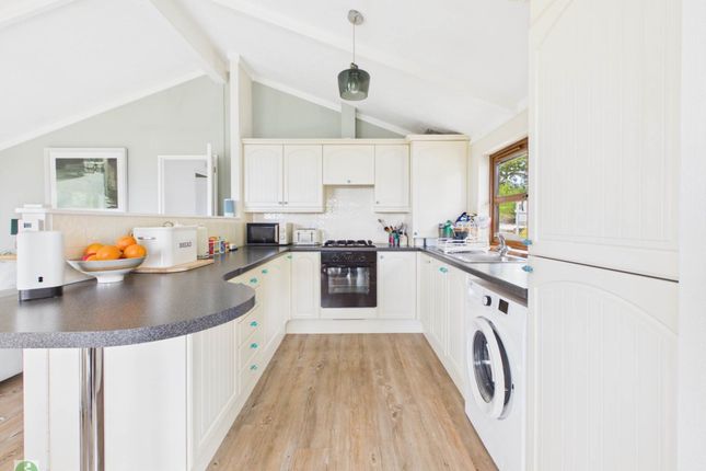 4 Acorn View, Oaklands Park, Polperro Road, Looe photo 3