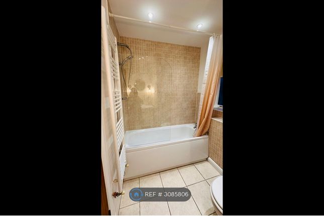 Long Acre Court Argyle Road, London photo 5